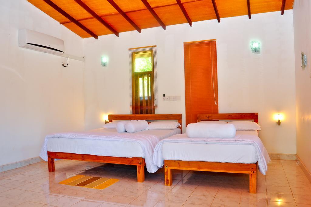 Indika Lake Resort Nuwarawewa Room photo