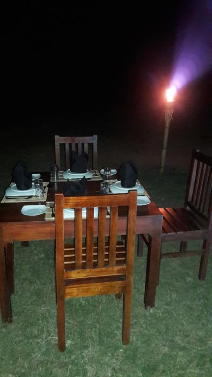 Indika Lake Resort Nuwarawewa Exterior photo
