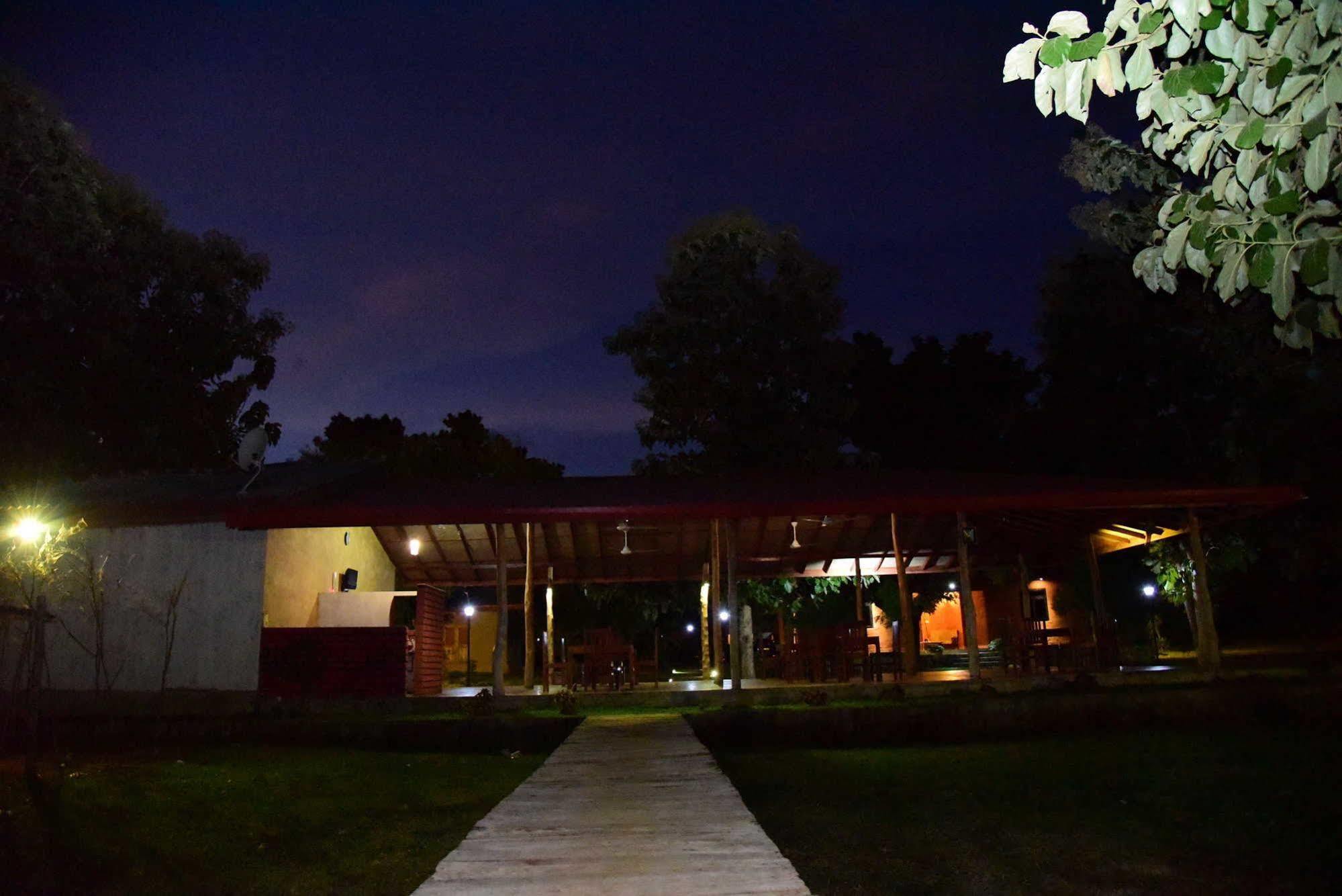 Indika Lake Resort Nuwarawewa Exterior photo