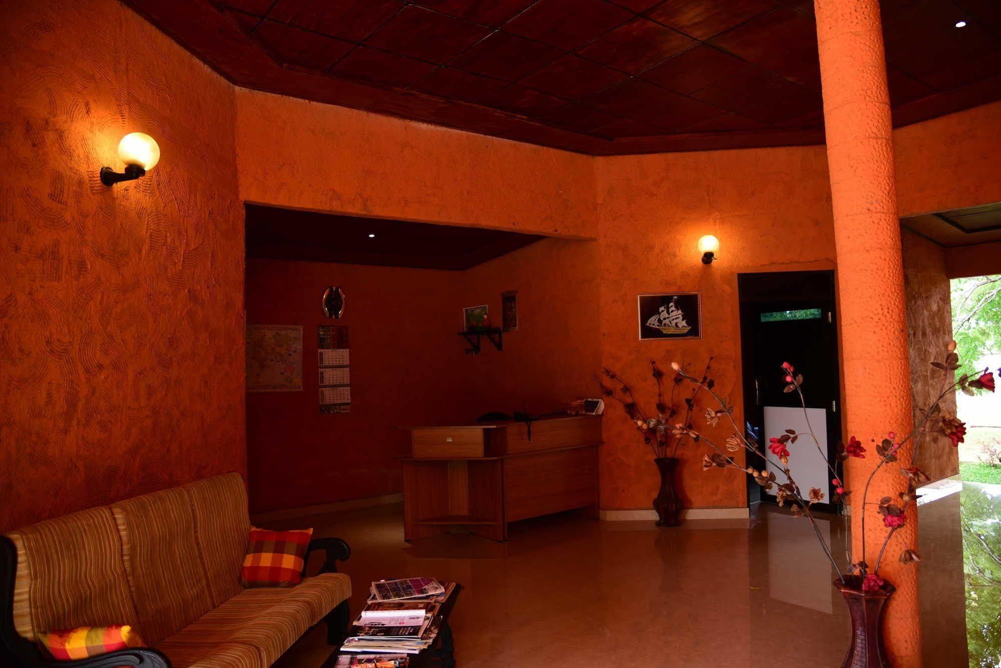 Indika Lake Resort Nuwarawewa Exterior photo